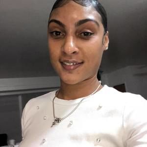 Meet your Posher, Di'